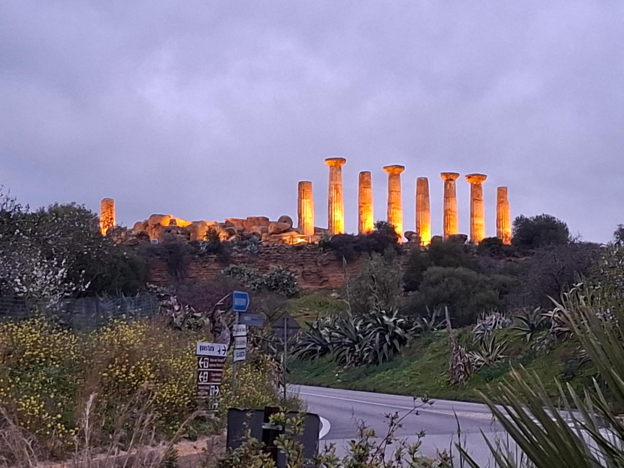 B&B Le Lumie "Il Cortiletto Del Centro" Agrigento Eksteriør billede